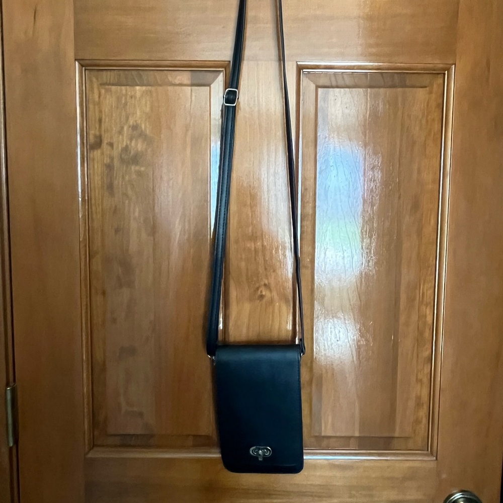Black Crossbody Purse with Clear Phone Pocket